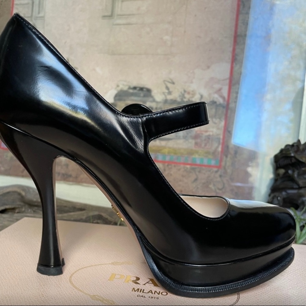 Beautiful Prada Mary Janes Sz 8 / 38